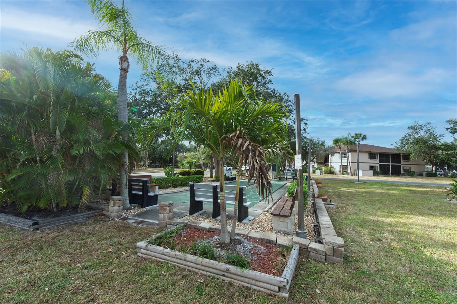 OAKS 04 - Residential