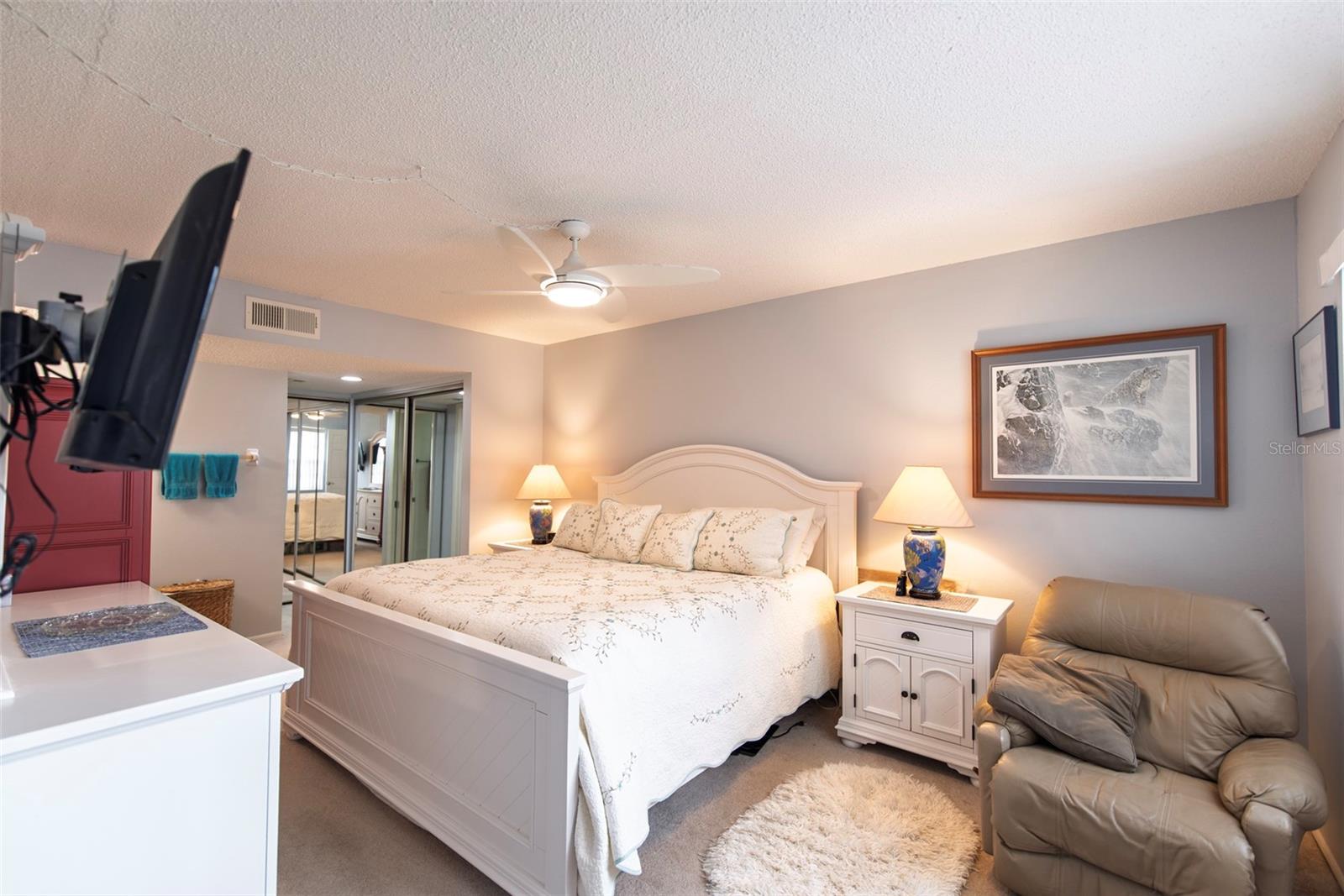 OAKS 04 - Residential