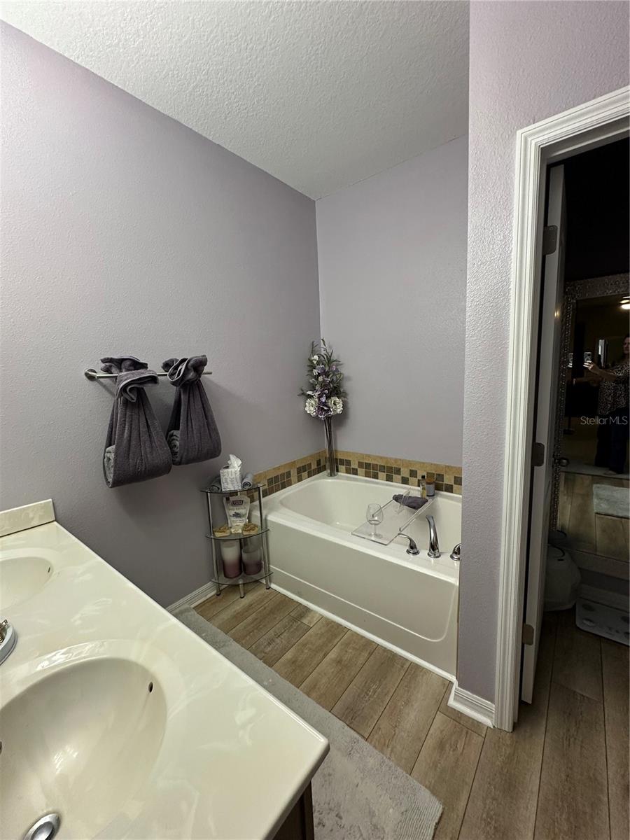 OAKHURST REV POR - Residential