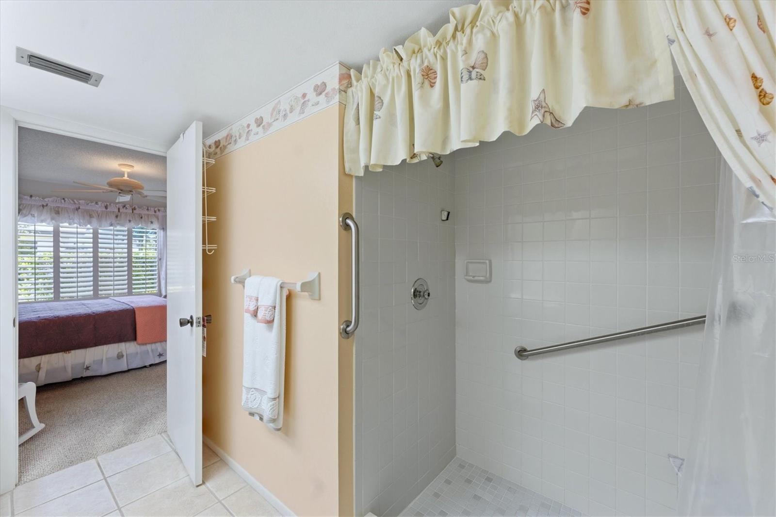 COUNTRY VILLAGE SEC 6 - Residential