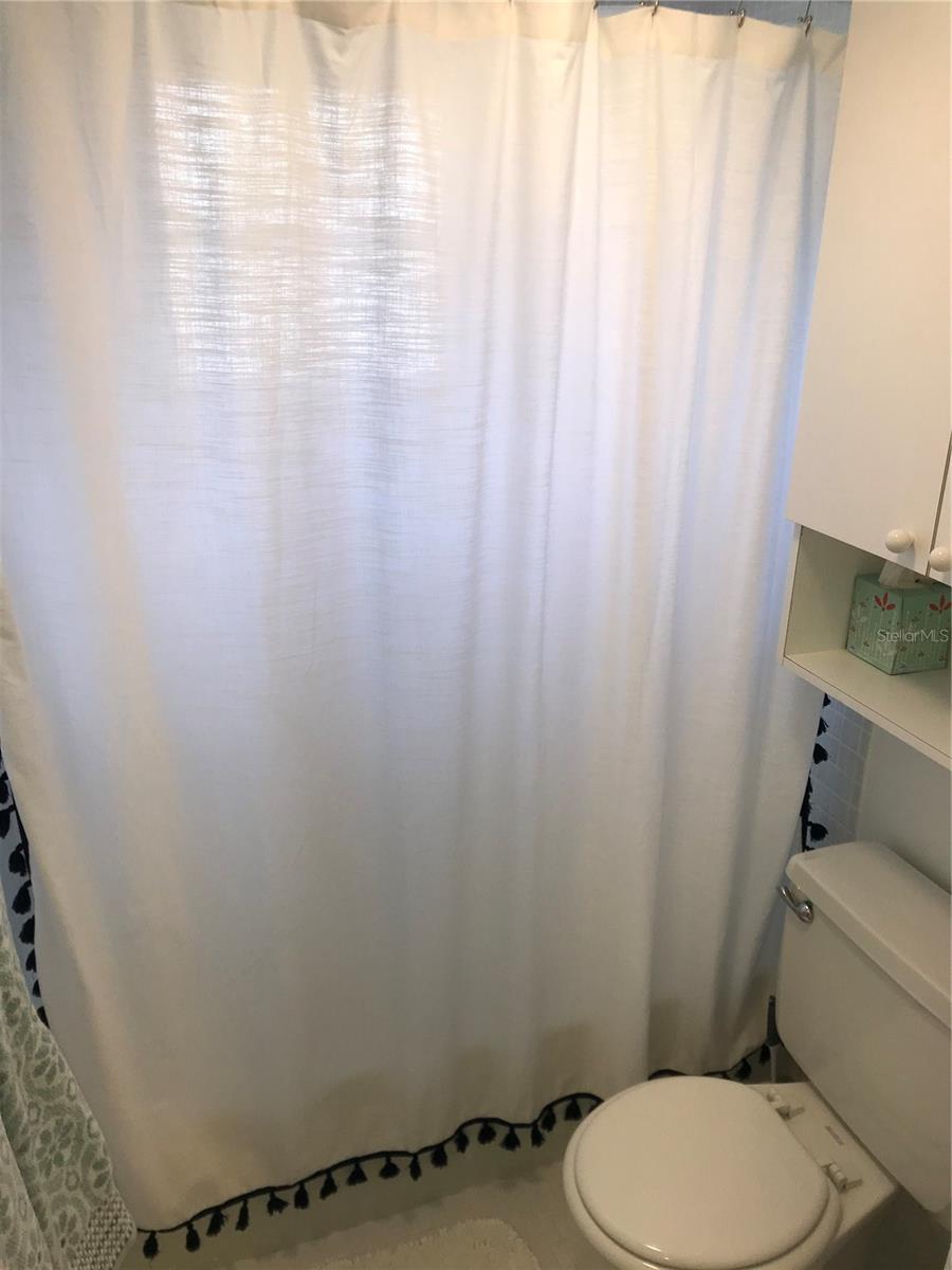 IRONWOOD EIGHTH CONDO OR676/623 - Residential Lease