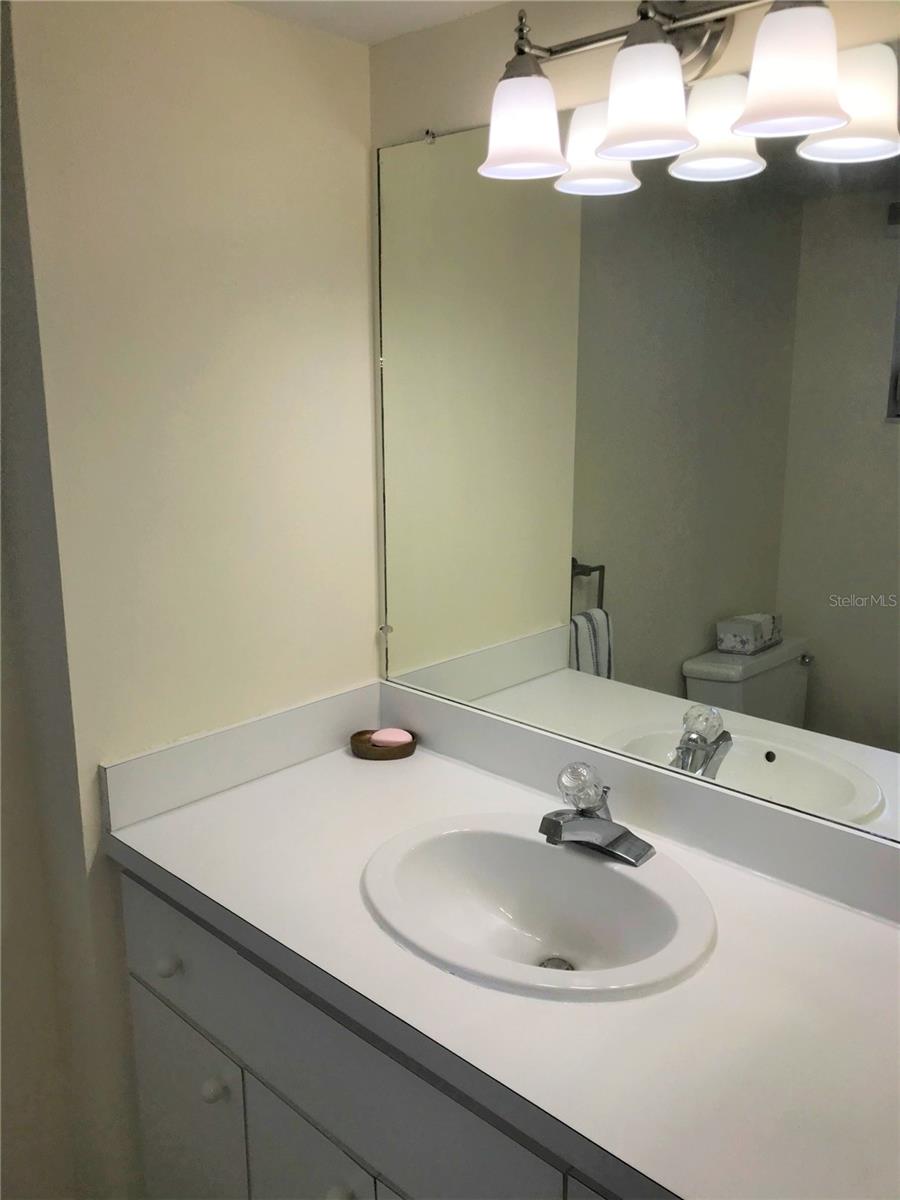 IRONWOOD EIGHTH CONDO OR676/623 - Residential Lease