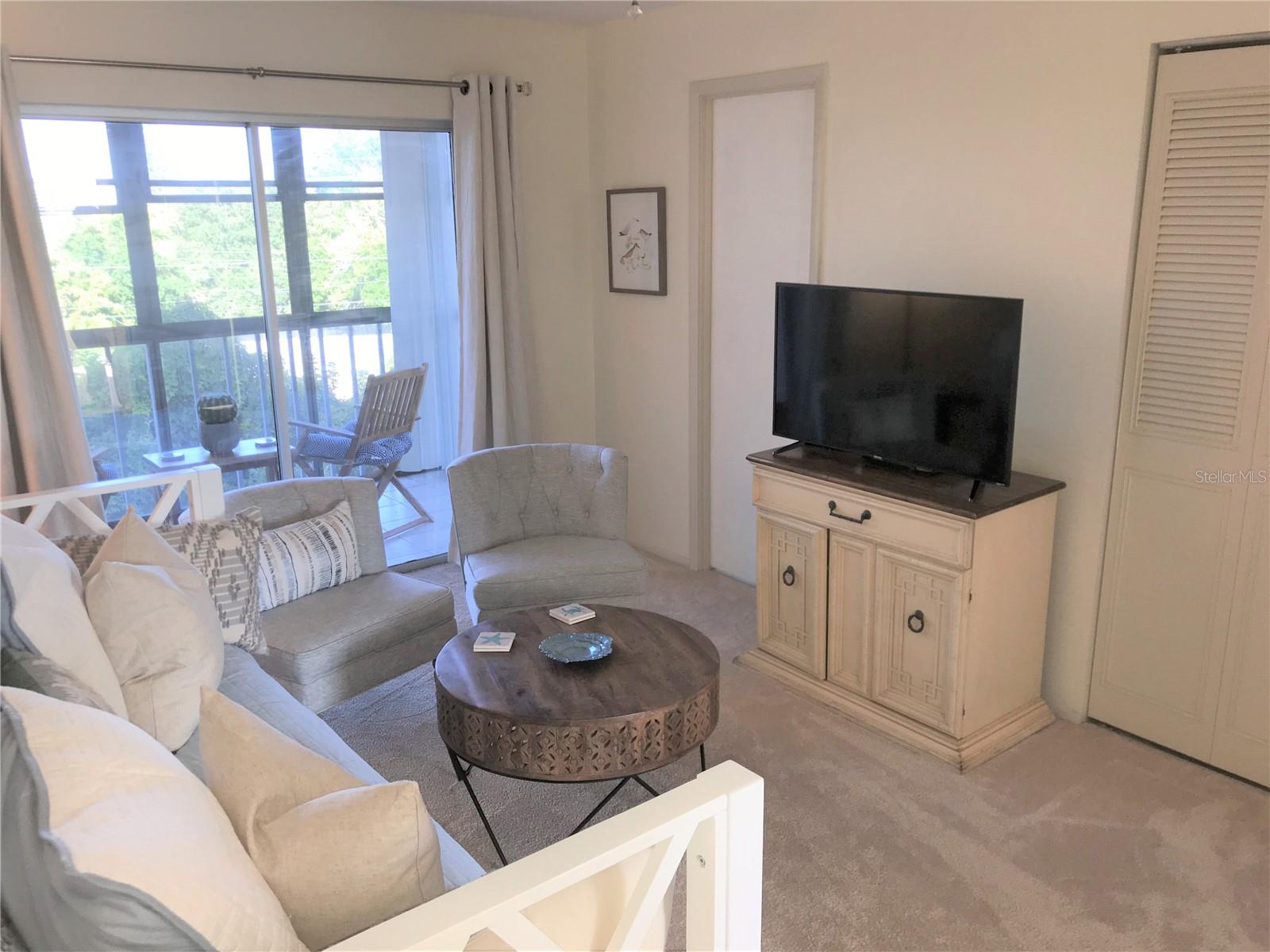 IRONWOOD EIGHTH CONDO OR676/623 - Residential Lease