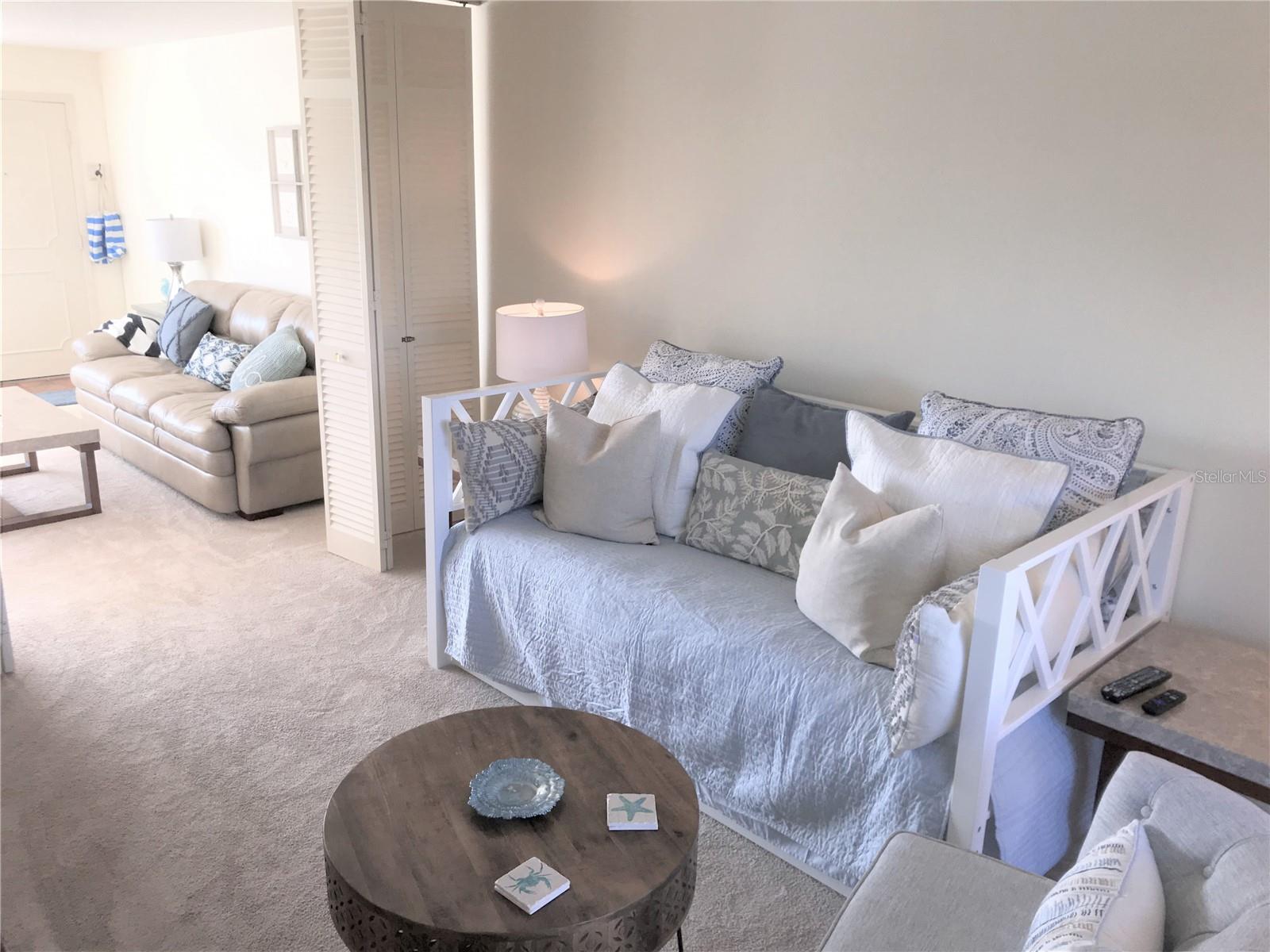 IRONWOOD EIGHTH CONDO OR676/623 - Residential Lease