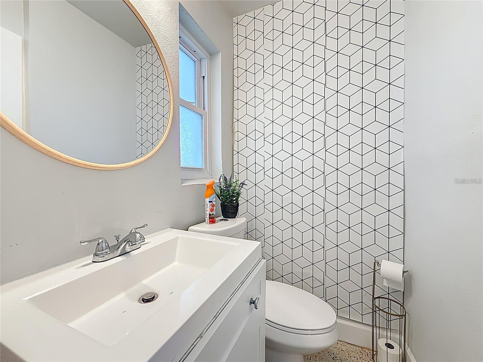 JACOBSENS REP L A - Residential