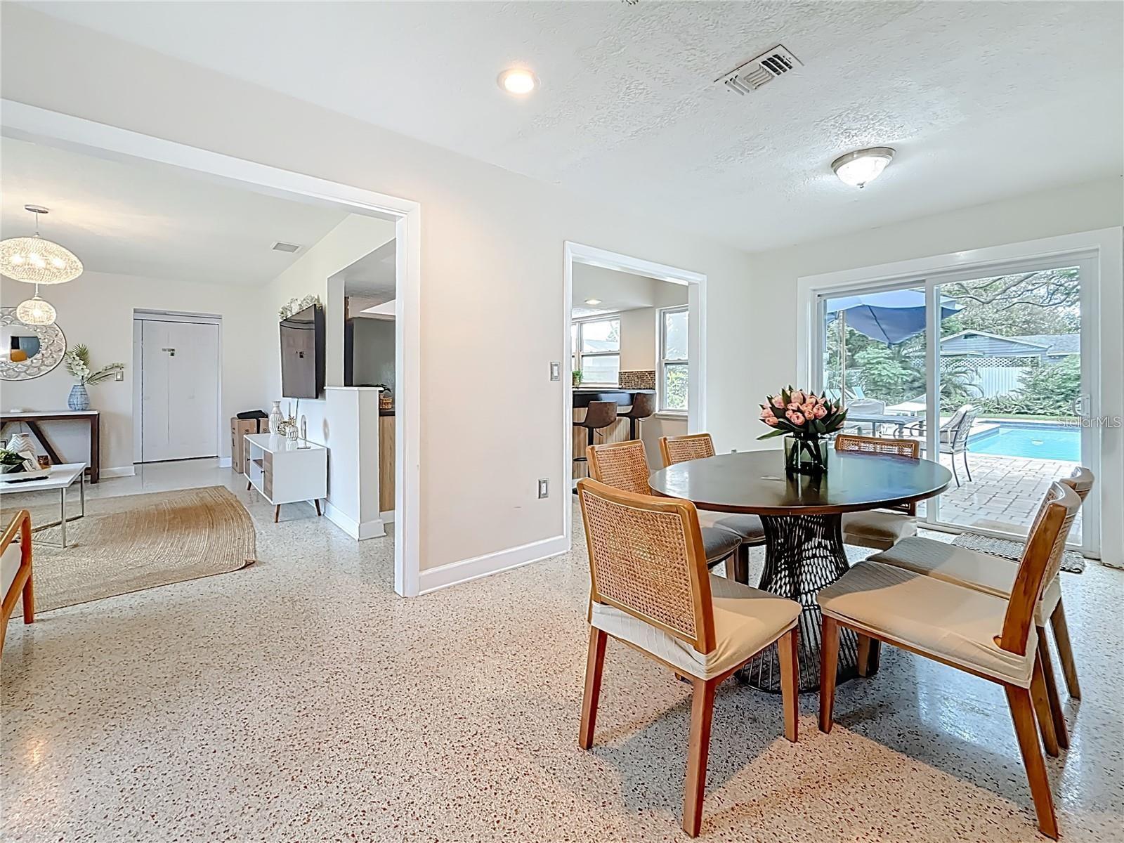JACOBSENS REP L A - Residential