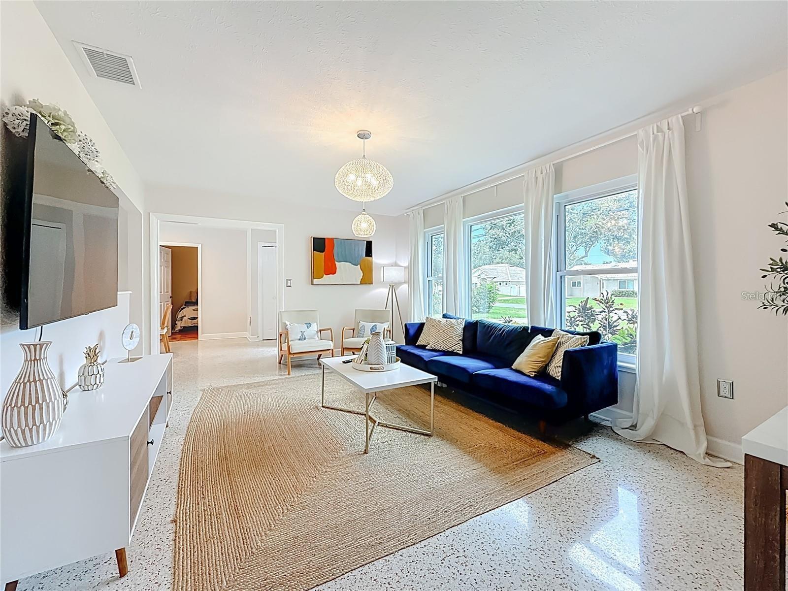 JACOBSENS REP L A - Residential