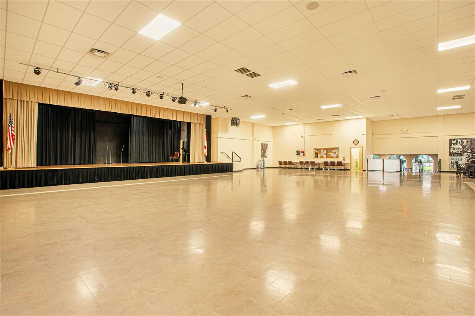 ON TOP OF THE WORLD - Residential Lease