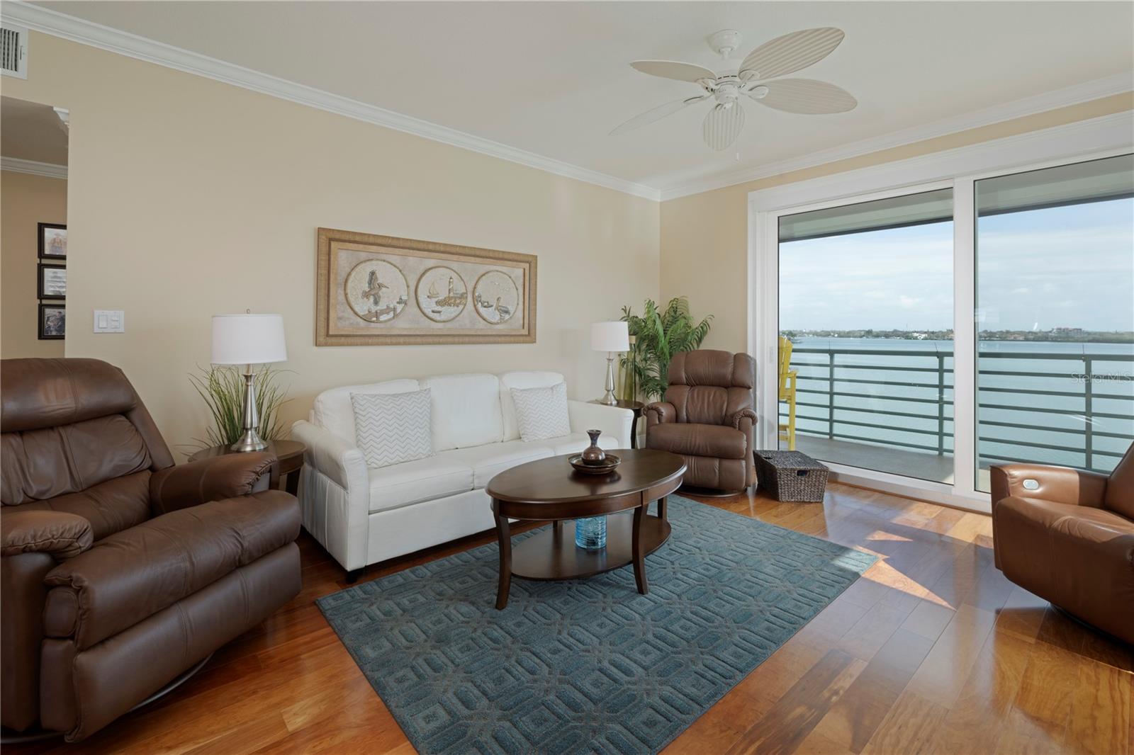 CORAL POINTE - Residential