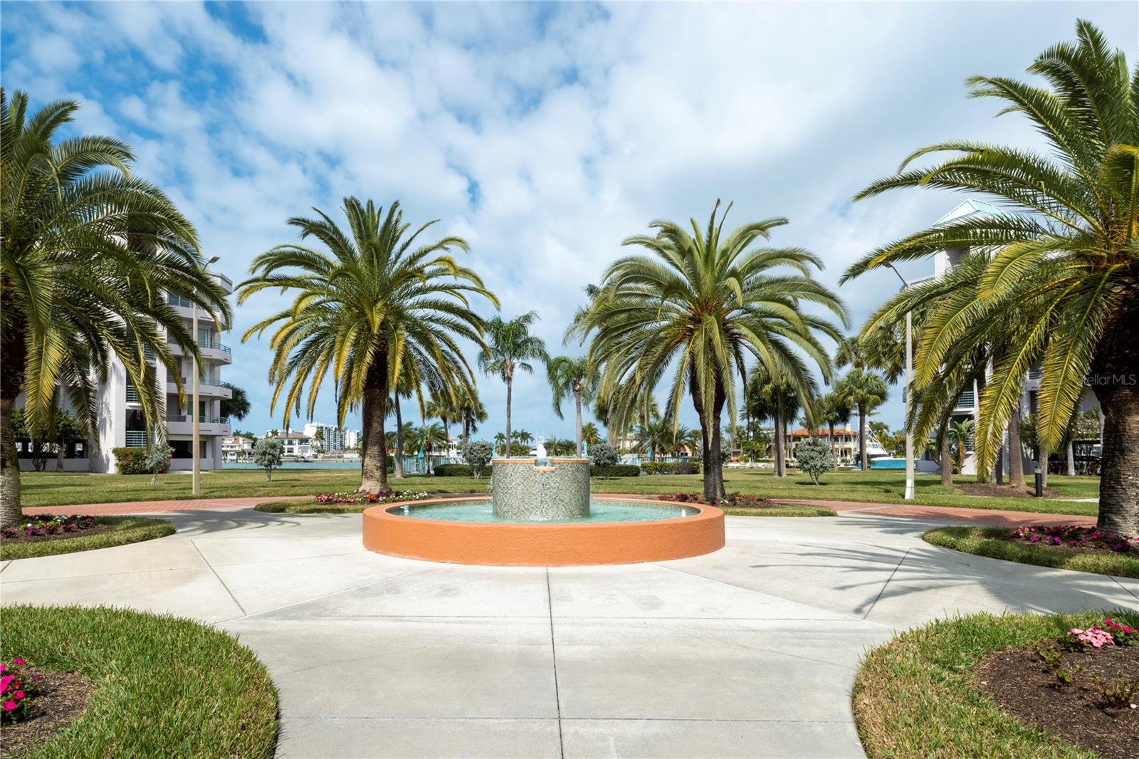 CORAL POINTE - Residential