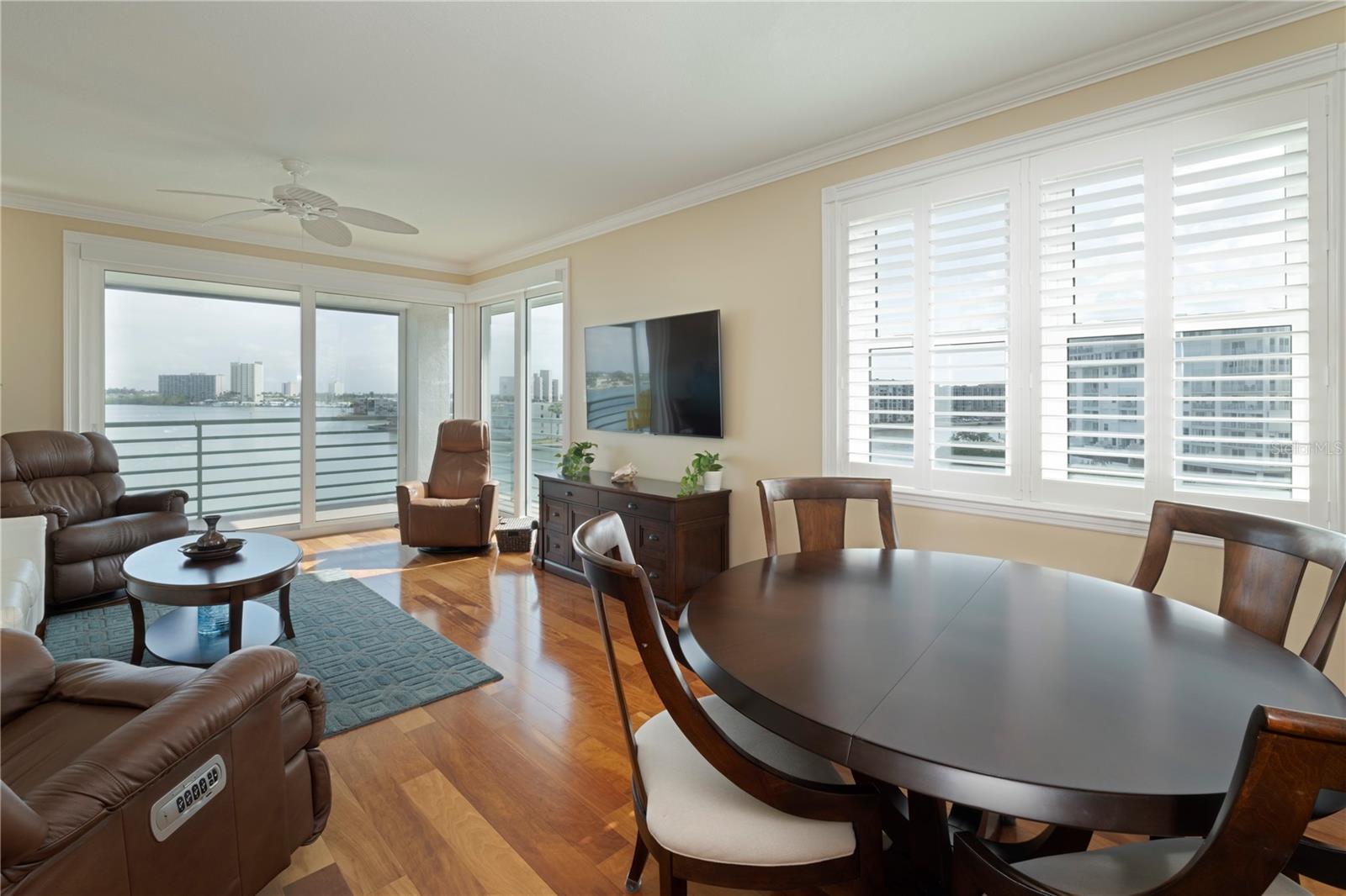 CORAL POINTE - Residential