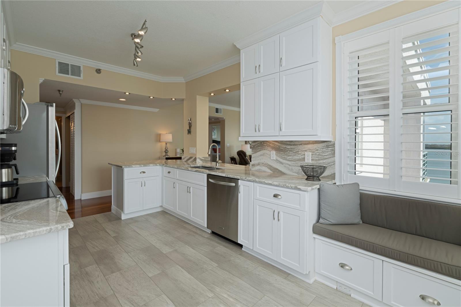 CORAL POINTE - Residential