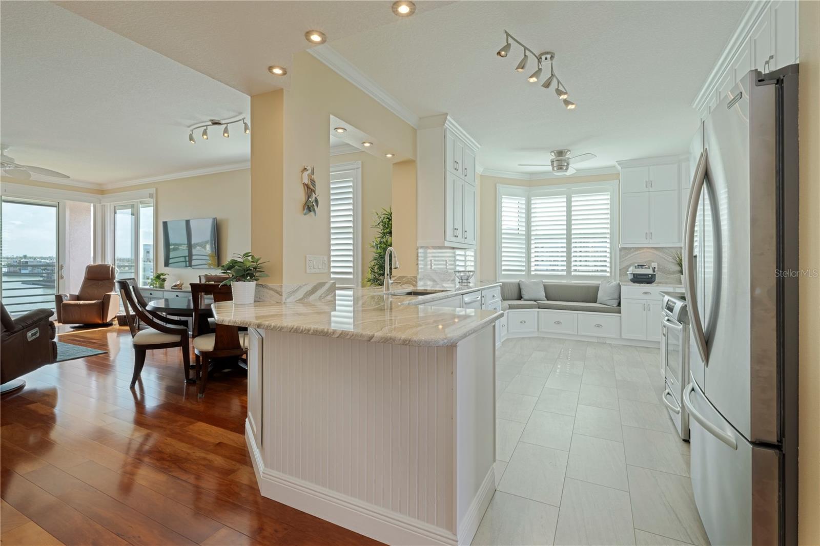 CORAL POINTE - Residential