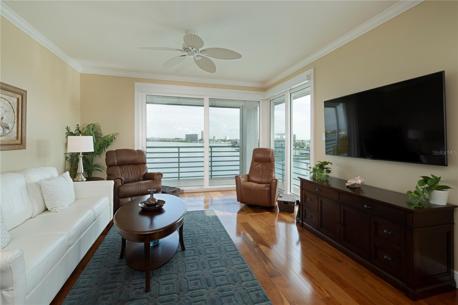 CORAL POINTE - Residential