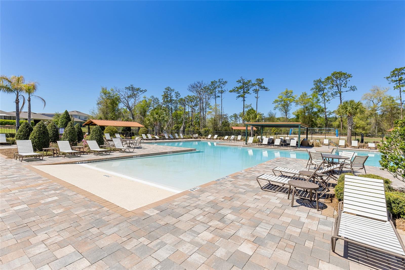 VICTORIA OAKS PH D - Residential