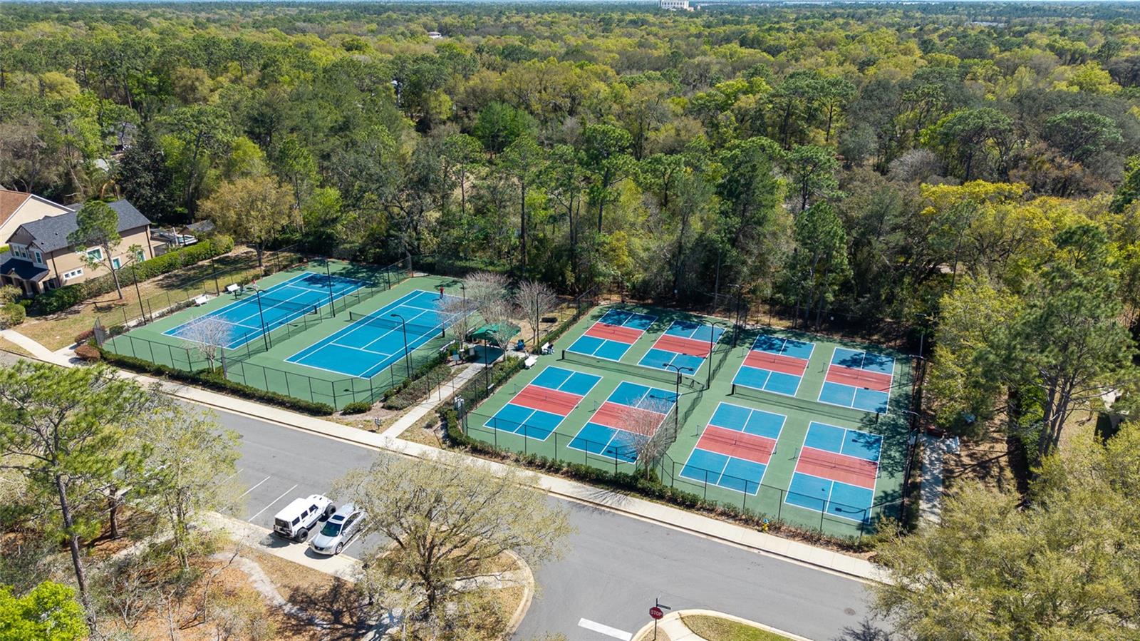 VICTORIA OAKS PH D - Residential