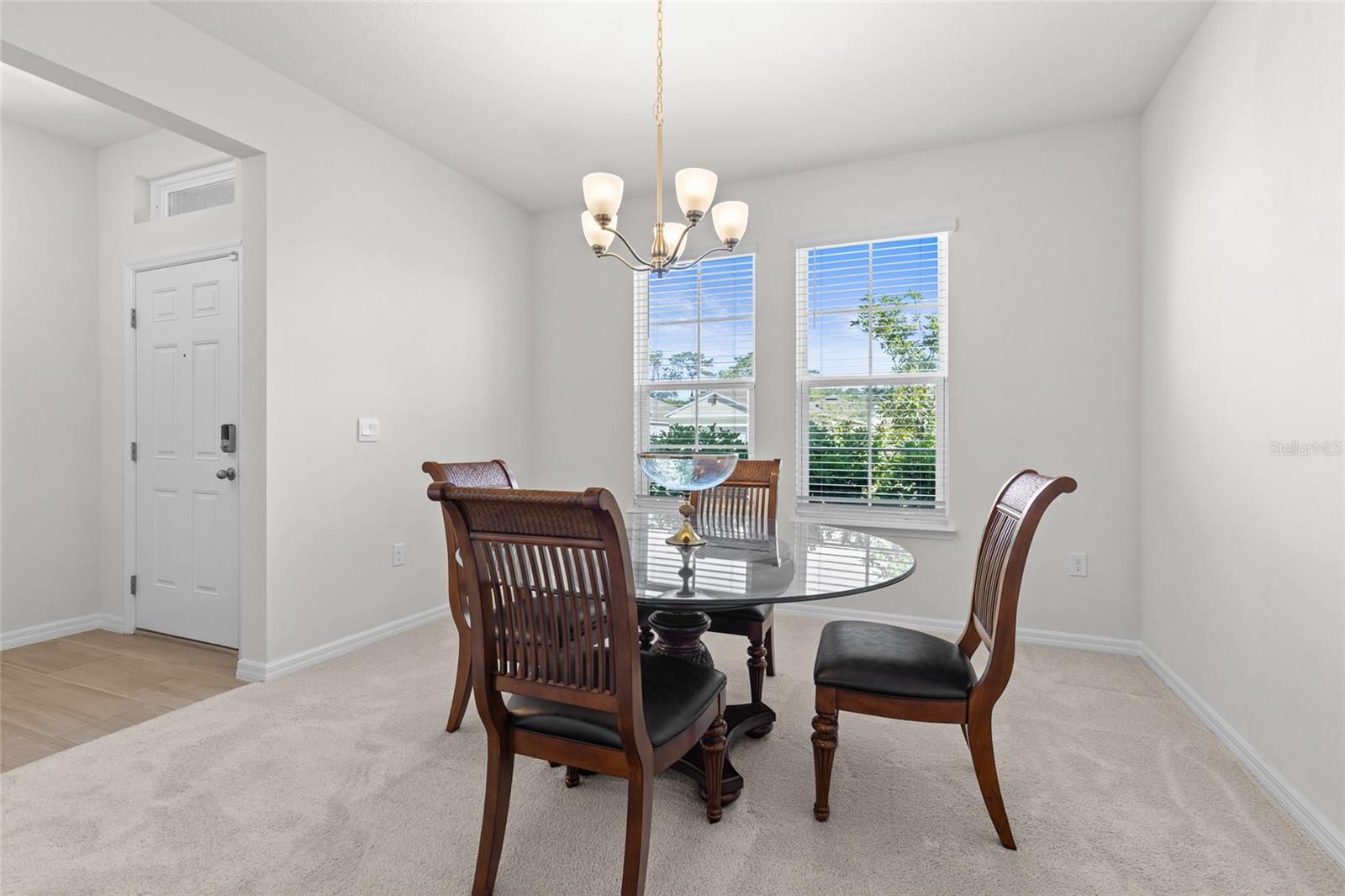 VICTORIA OAKS PH D - Residential