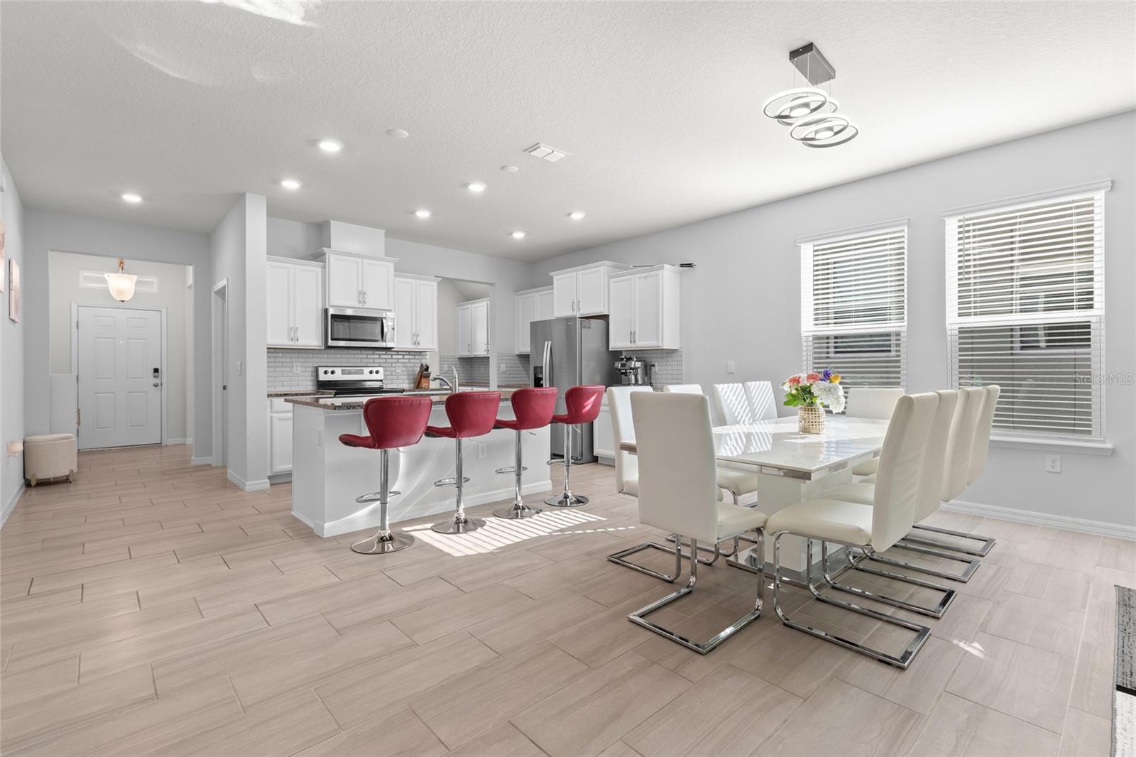 VICTORIA OAKS PH D - Residential