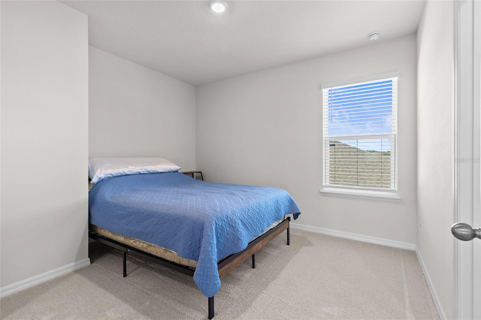 VICTORIA OAKS PH D - Residential