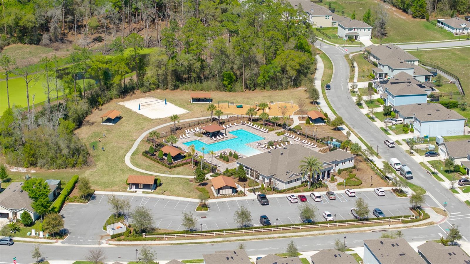 VICTORIA OAKS PH D - Residential