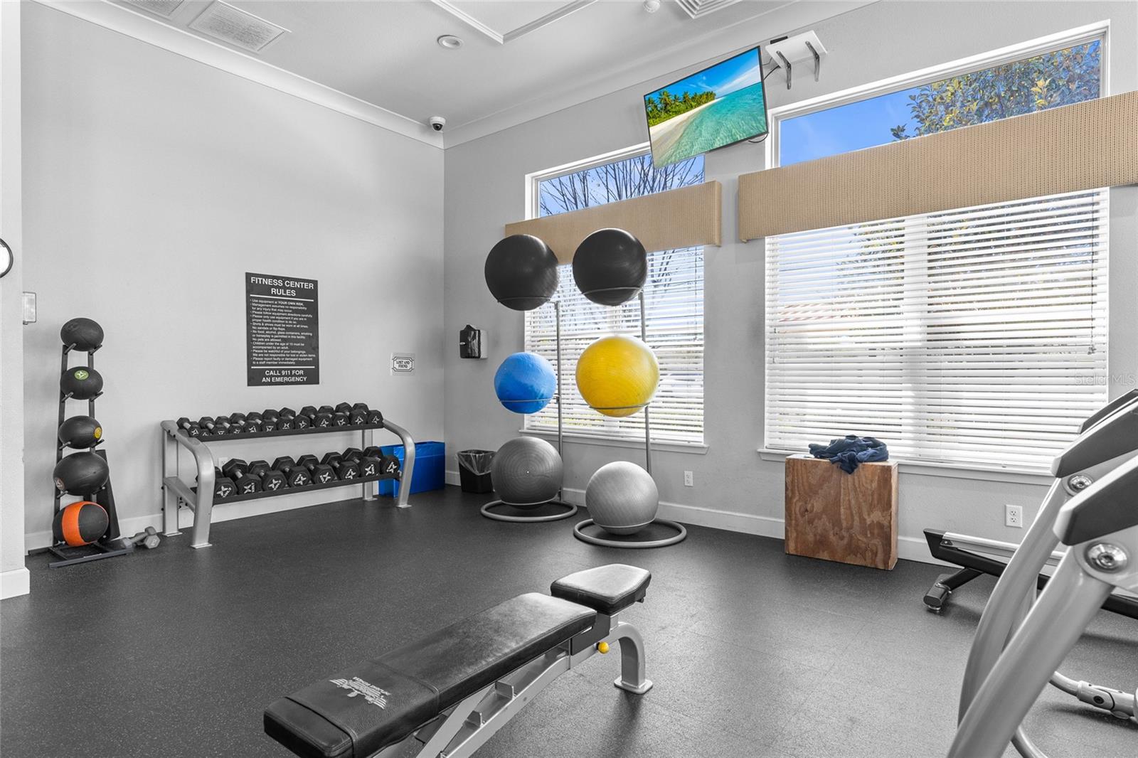 VICTORIA OAKS PH D - Residential