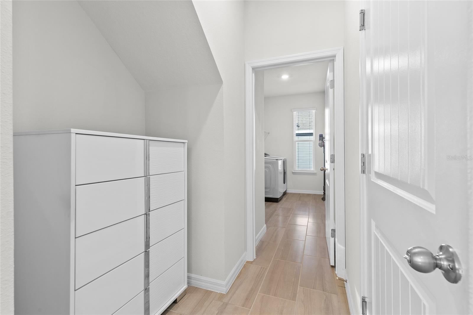 VICTORIA OAKS PH D - Residential