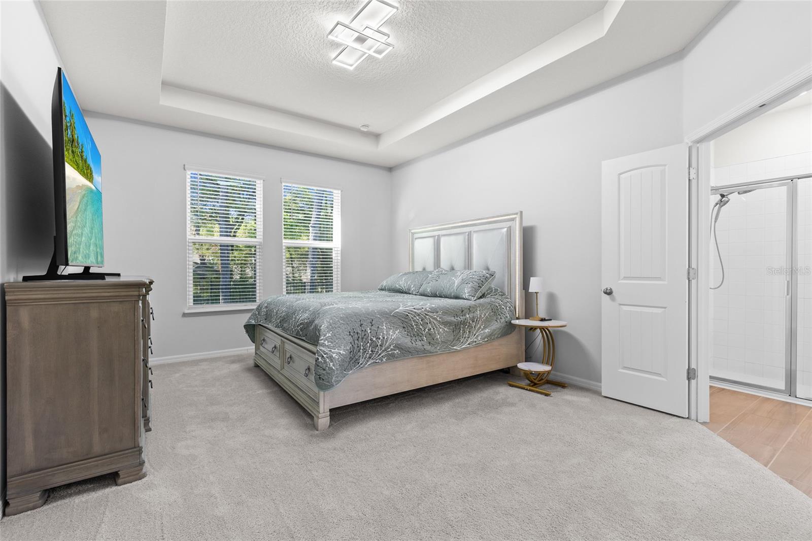 VICTORIA OAKS PH D - Residential