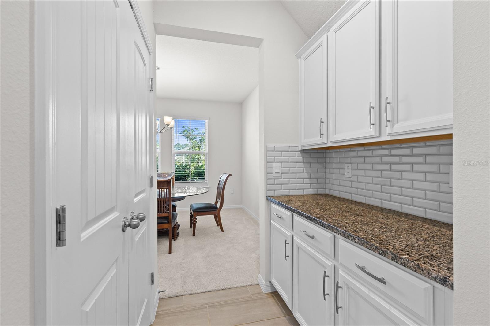 VICTORIA OAKS PH D - Residential