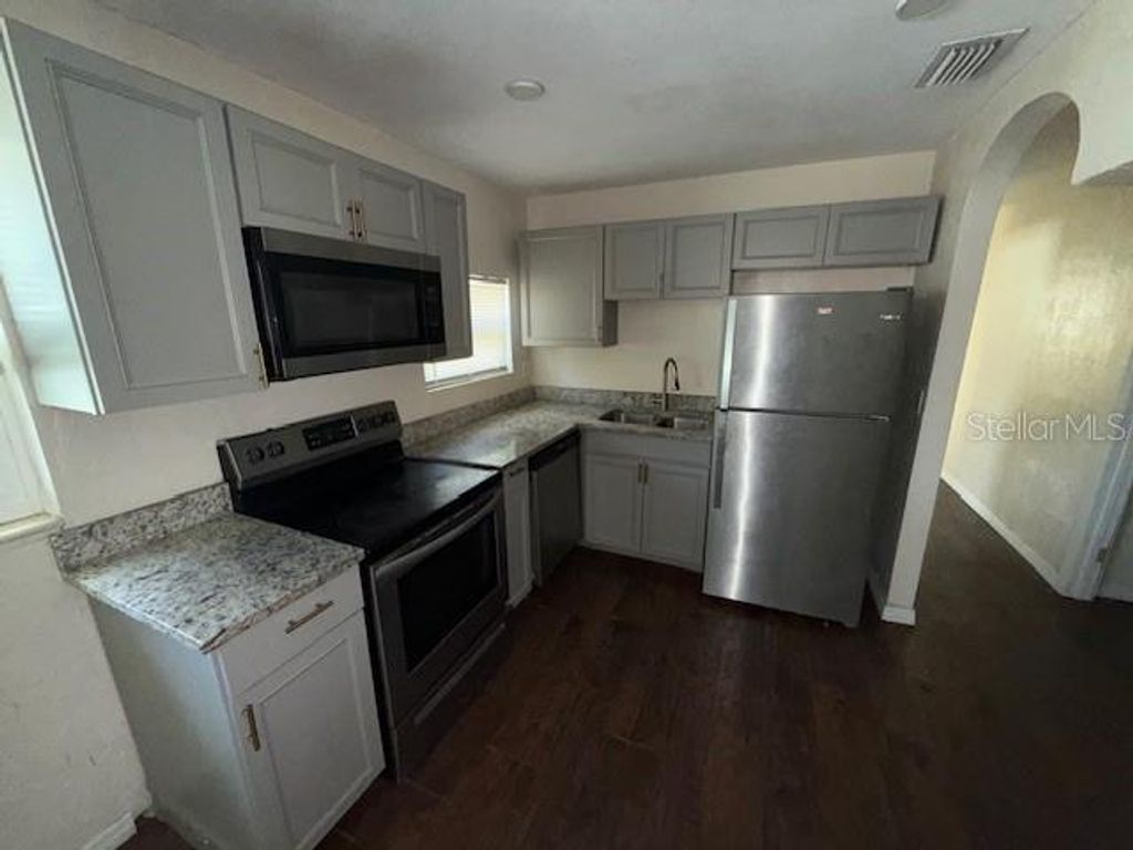 Photo of 2824 Avenue Q NW, Winter Haven, FL 33881 (MLS # S5138109)