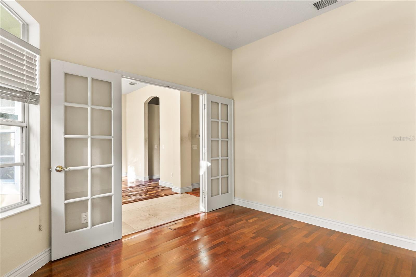 1118 CROWN ISLE CIRCLE