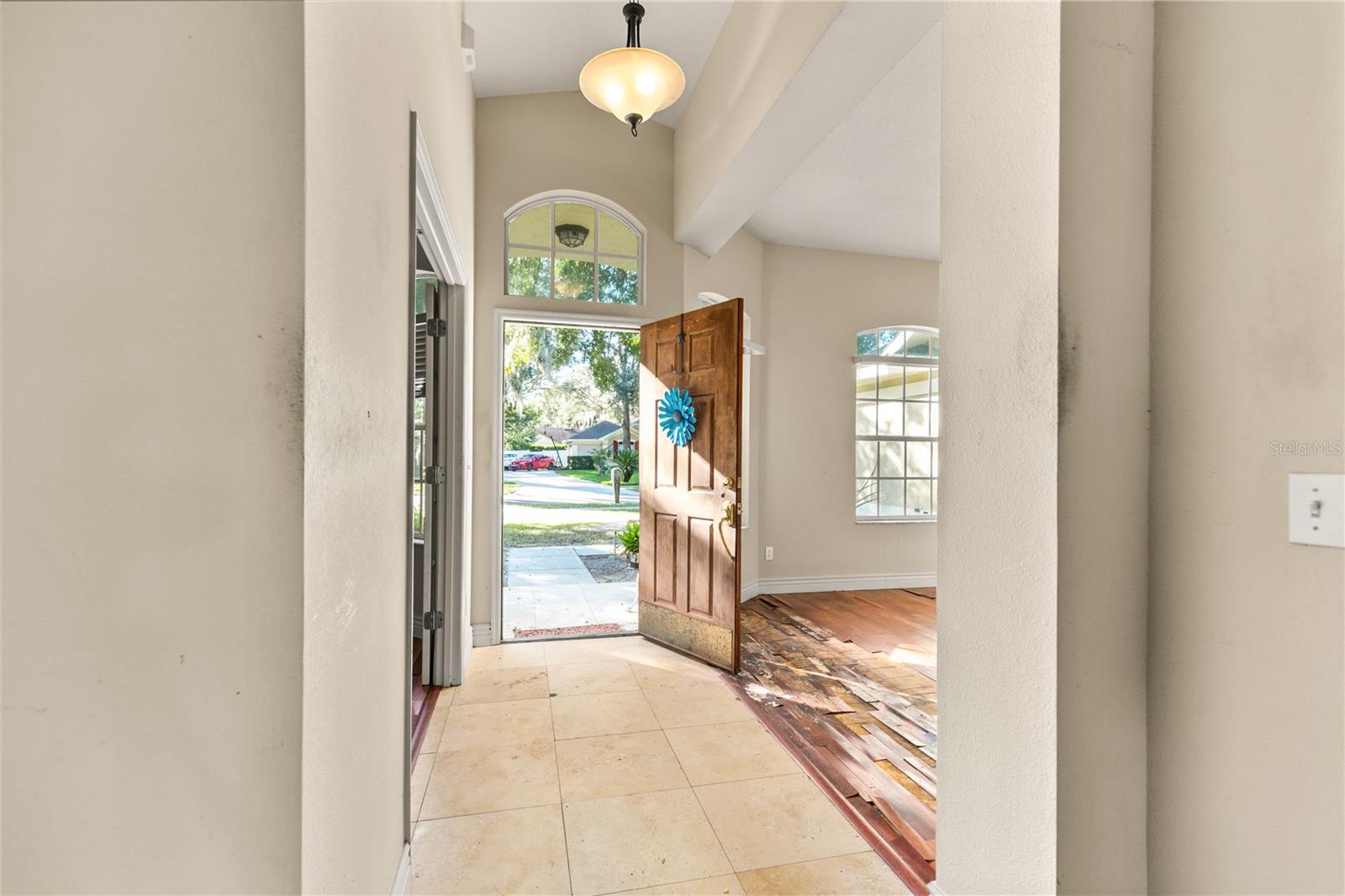 1118 CROWN ISLE CIRCLE