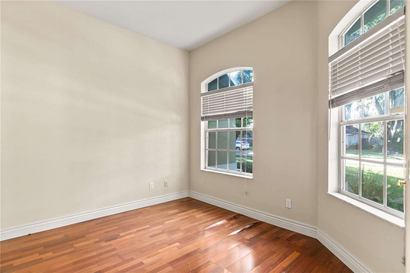 1118 CROWN ISLE CIRCLE