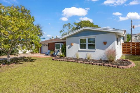 Photo of 1505 Roslyn Avenue, Bradenton, FL 34207 (MLS # A4671937)