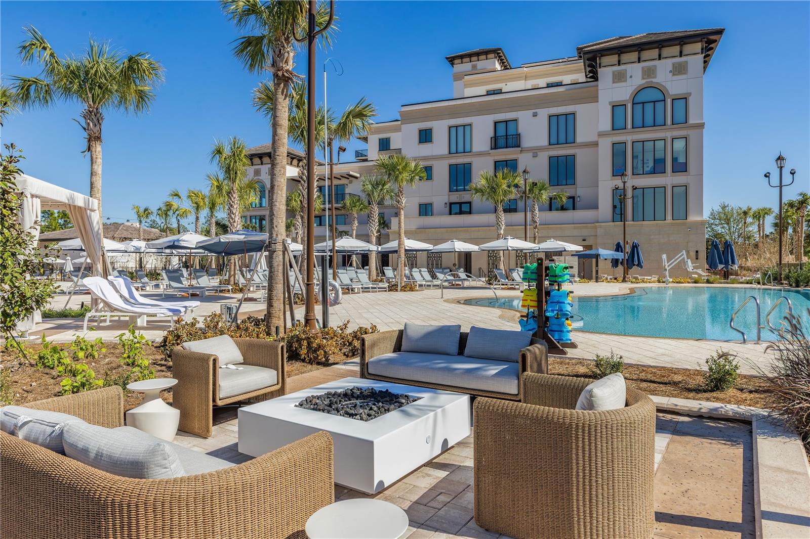 GOLDEN OAK FLORIAN PARK CONDOMINIUM - Residential