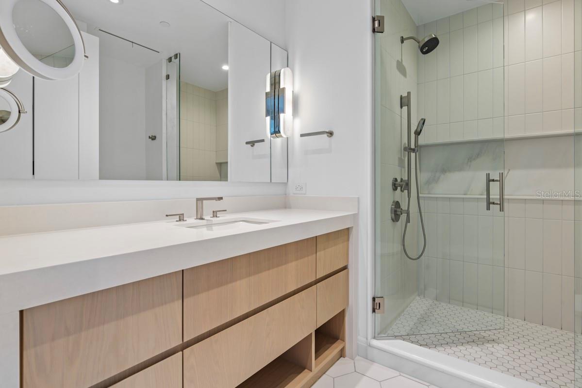 GOLDEN OAK FLORIAN PARK CONDOMINIUM - Residential