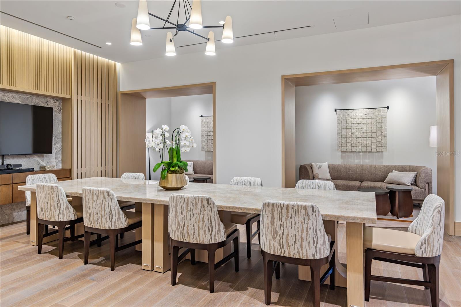 GOLDEN OAK FLORIAN PARK CONDOMINIUM - Residential