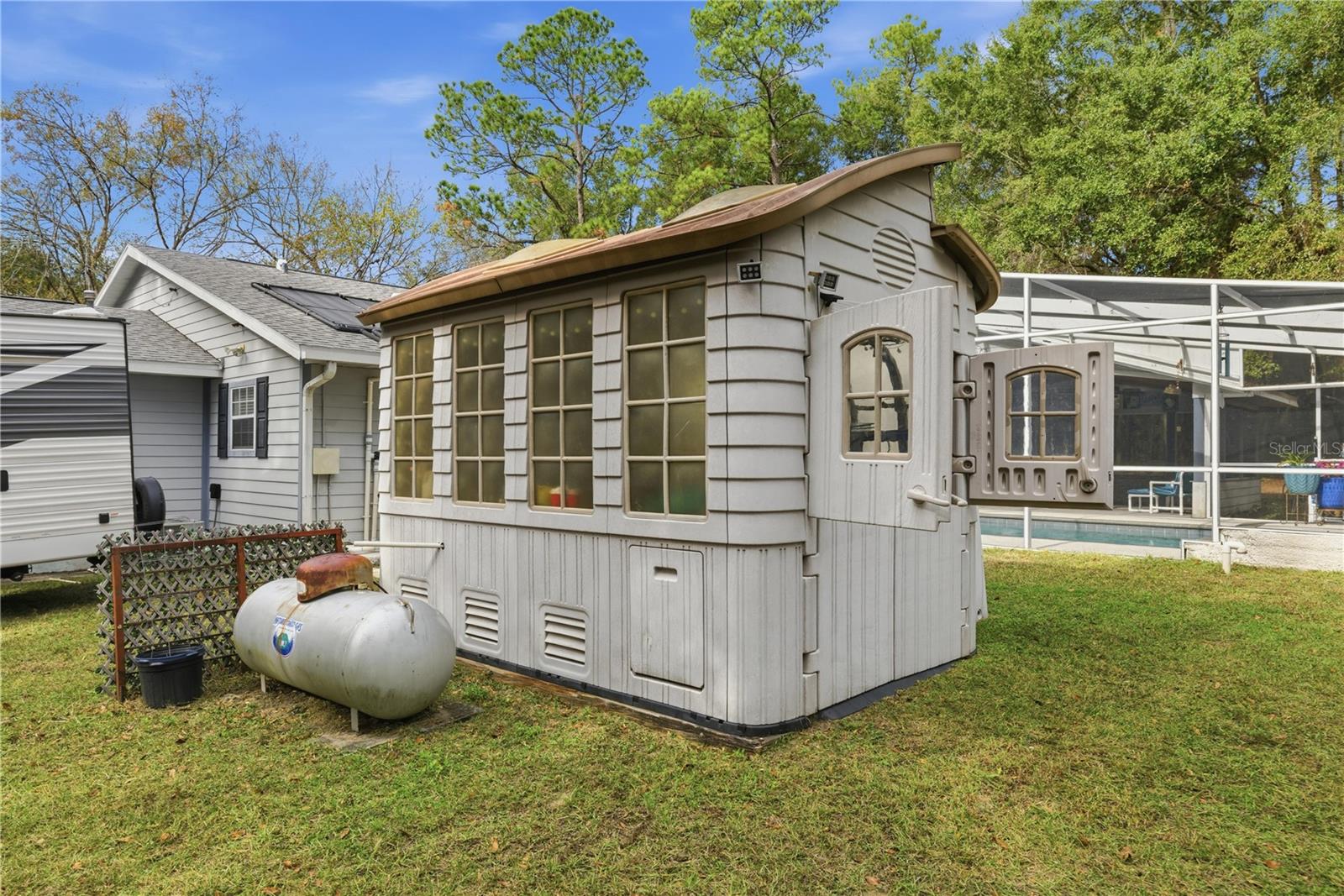 RAINBOW S END ESTATE - Residential