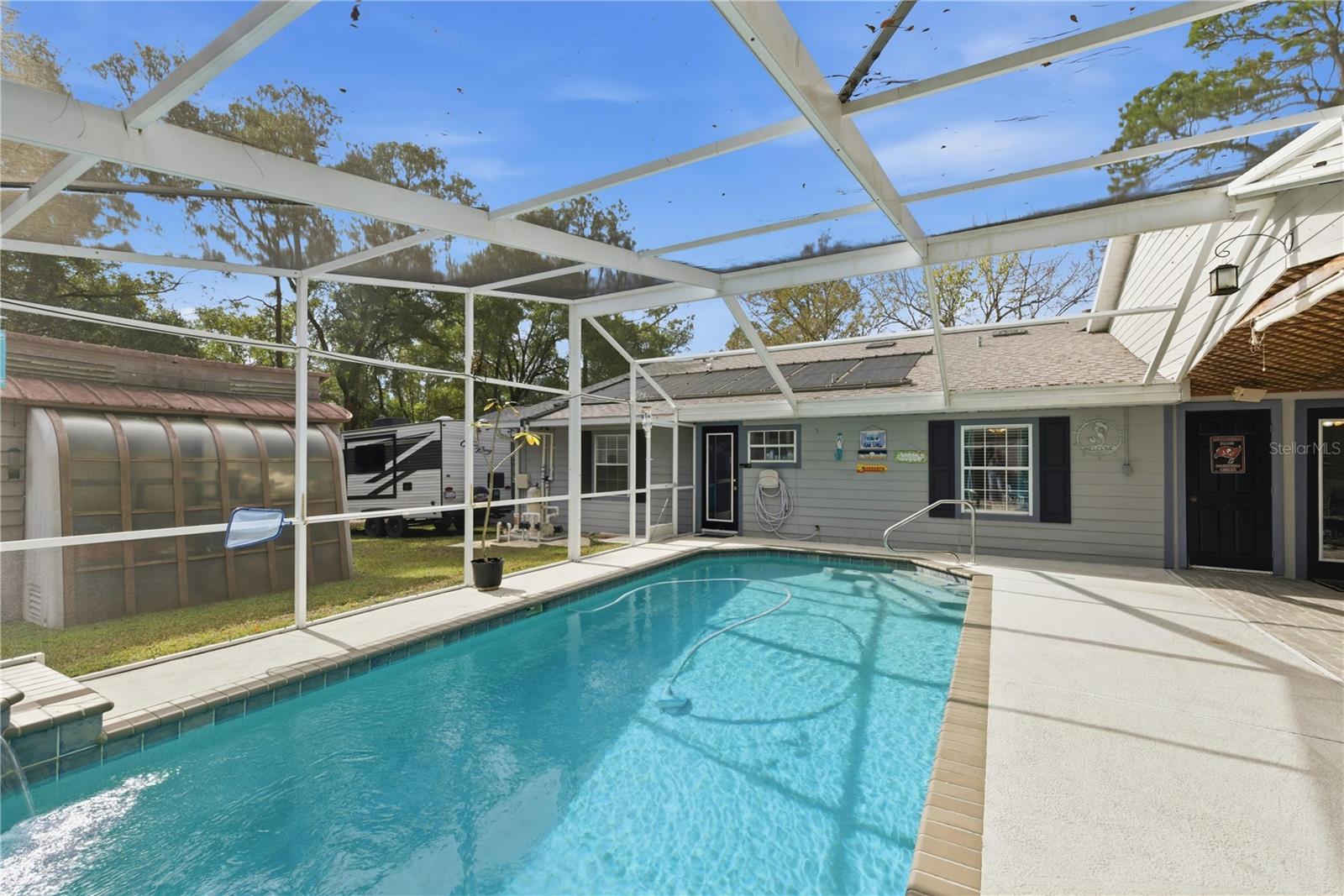 RAINBOW S END ESTATE - Residential