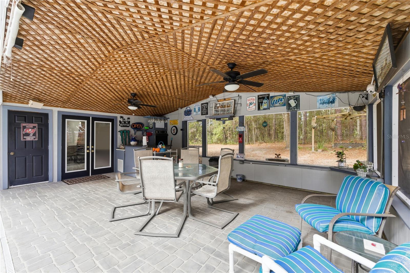 RAINBOW S END ESTATE - Residential