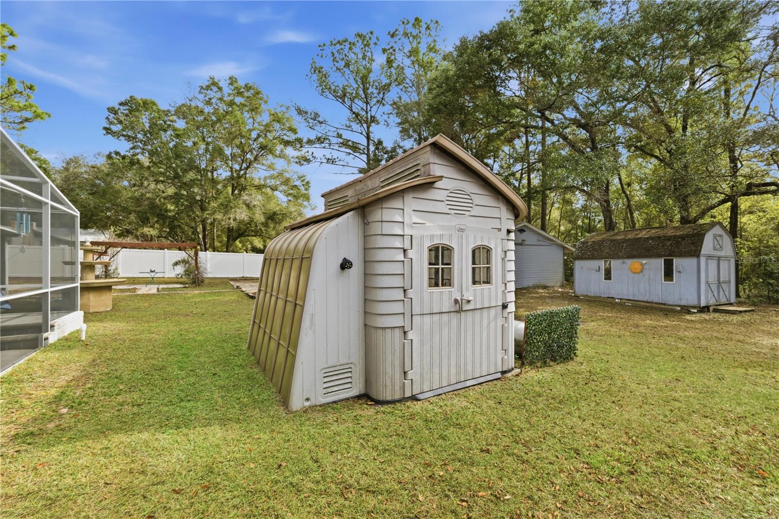 RAINBOW S END ESTATE - Residential