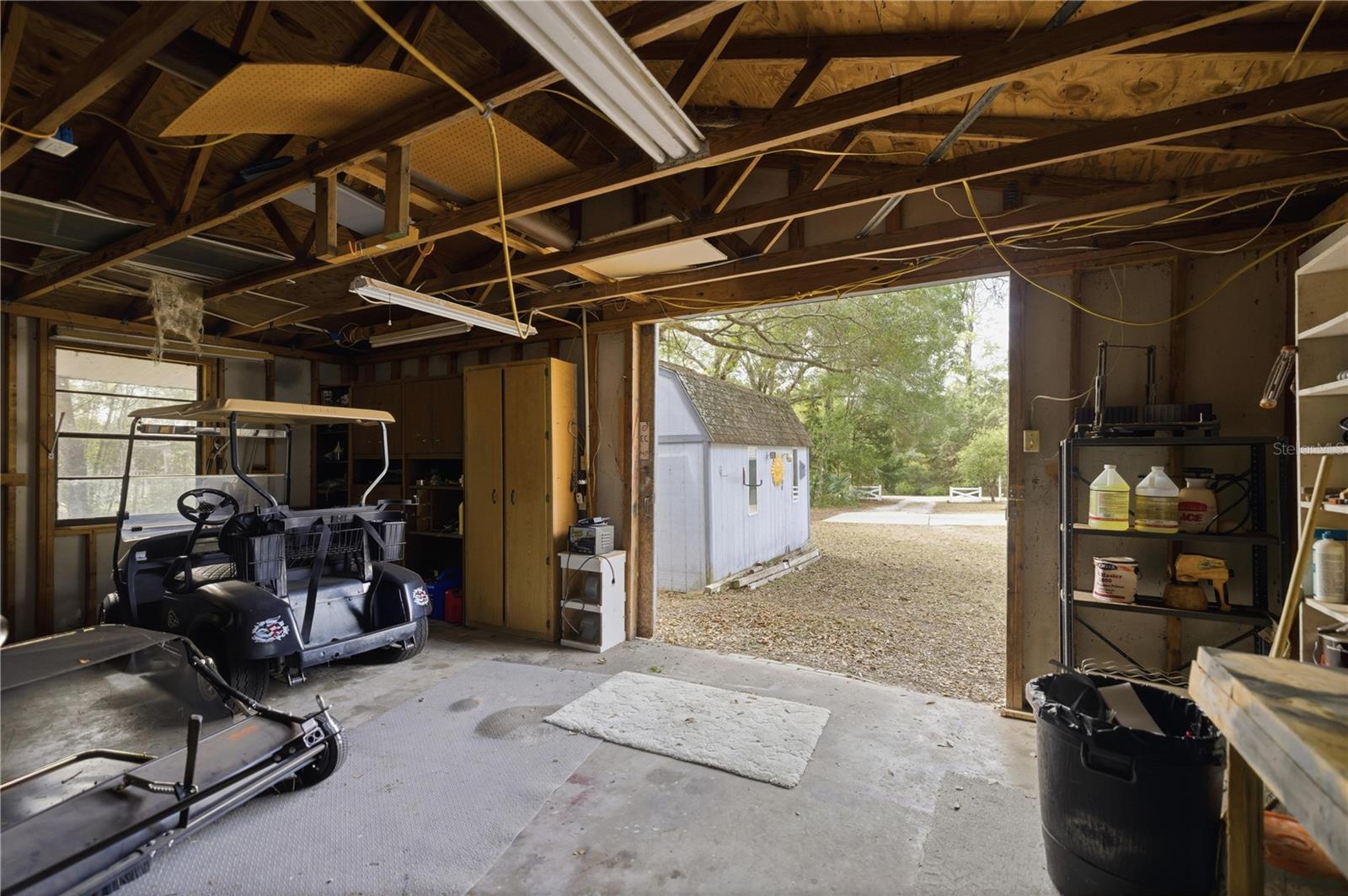 RAINBOW S END ESTATE - Residential