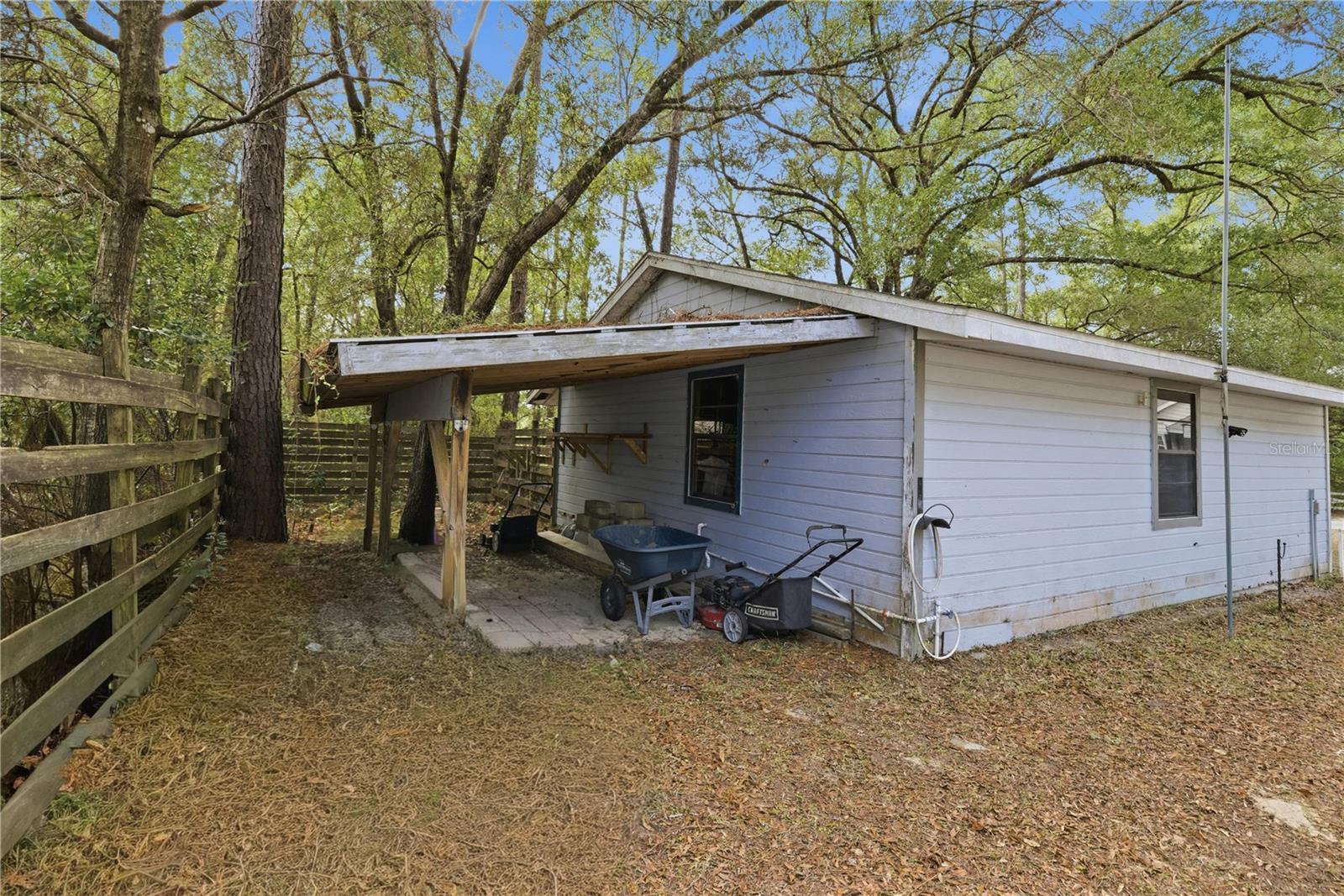 RAINBOW S END ESTATE - Residential