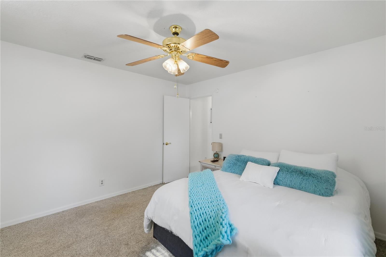 RAINBOW S END ESTATE - Residential