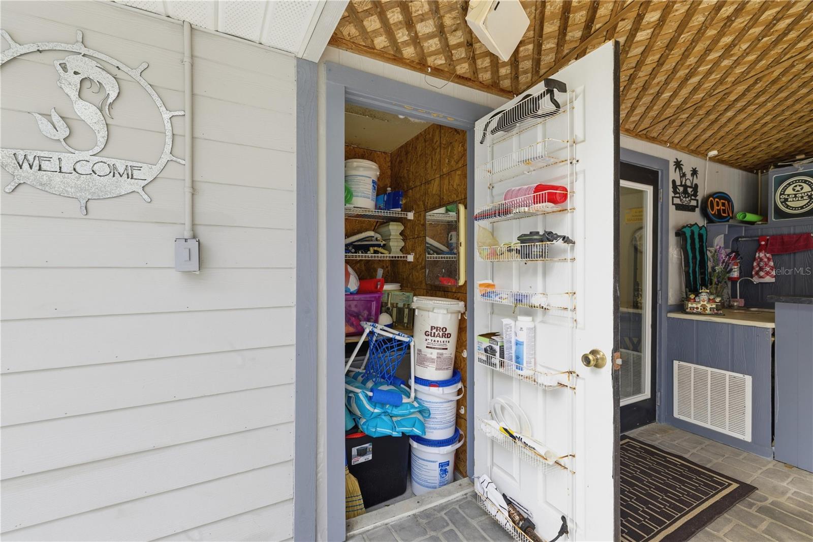 RAINBOW S END ESTATE - Residential