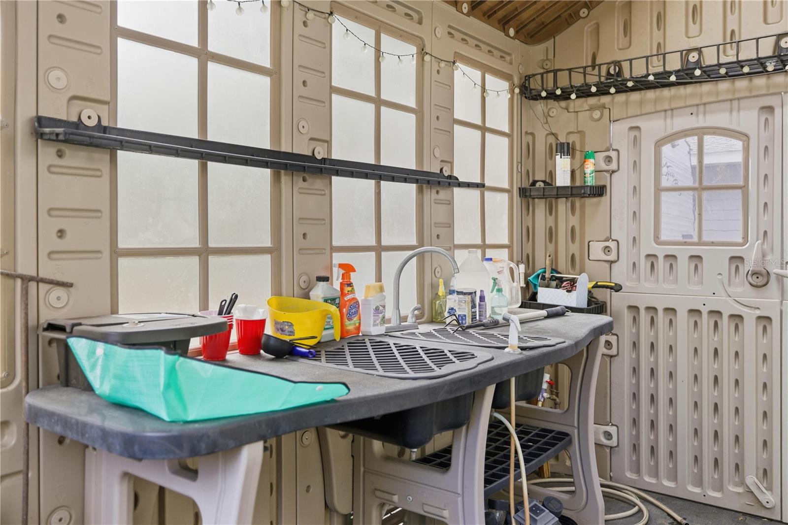 RAINBOW S END ESTATE - Residential