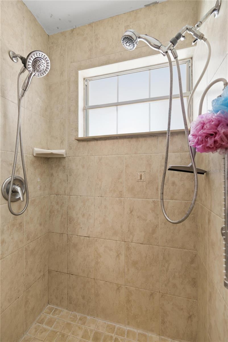 RAINBOW S END ESTATE - Residential