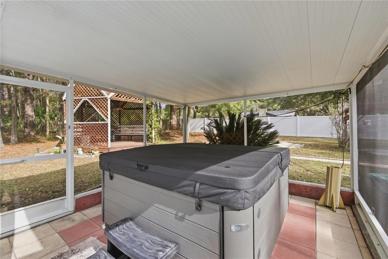 RAINBOW S END ESTATE - Residential