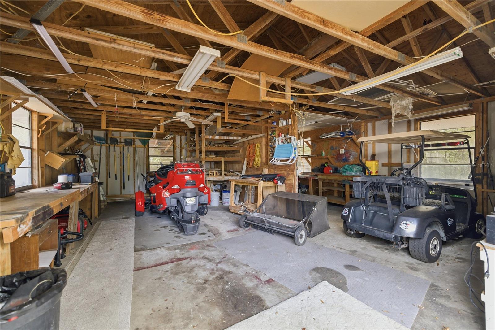 RAINBOW S END ESTATE - Residential