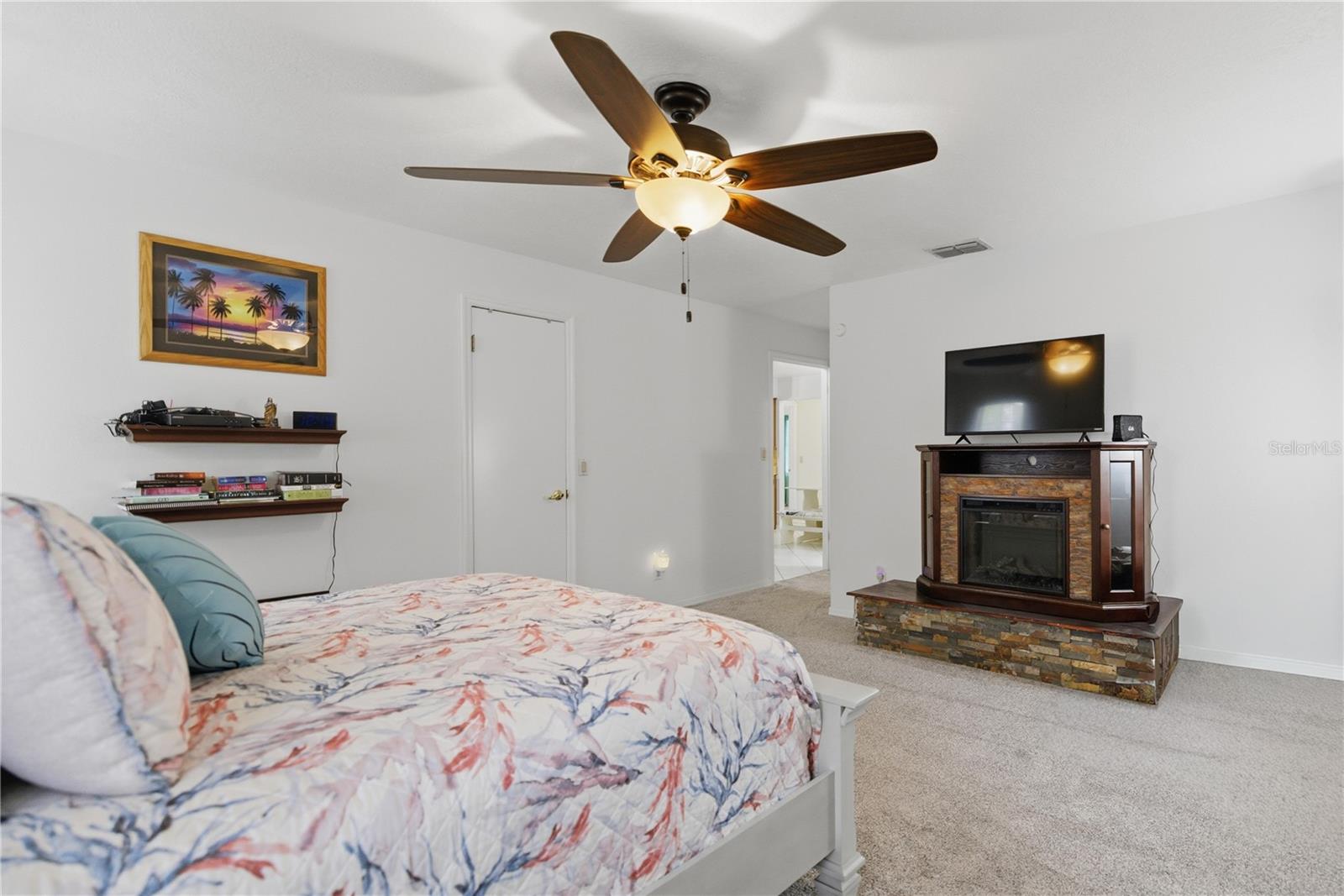 RAINBOW S END ESTATE - Residential