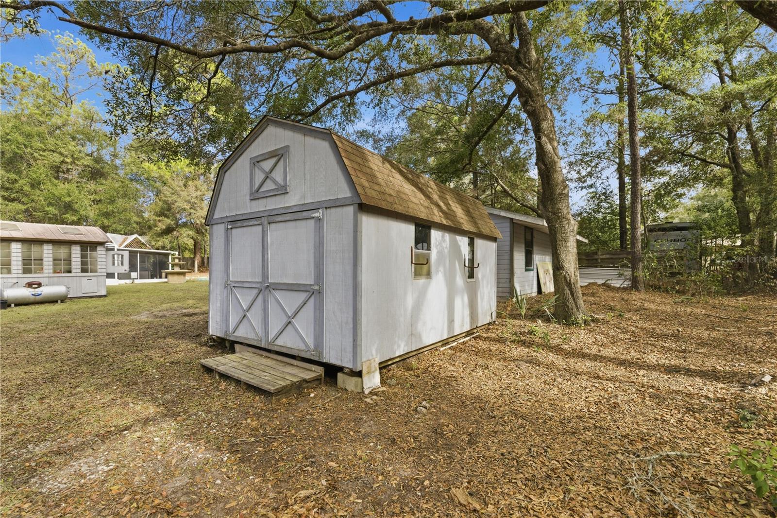 RAINBOW S END ESTATE - Residential